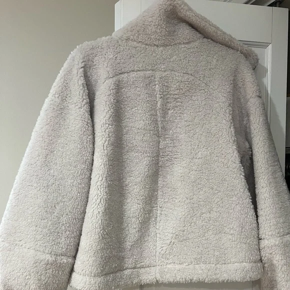 Lululemon Cinchable fleece zip-up - Picture 6 of 6